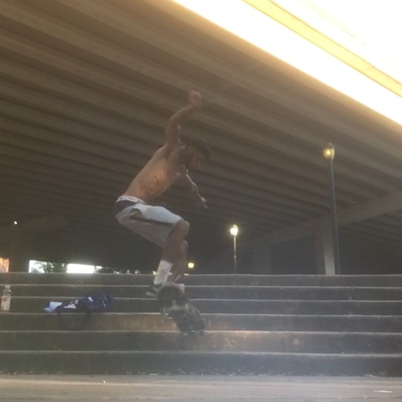 Meet your Posher, Demetrius - Picture 8 of 11